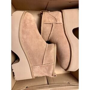 BRAND NEW Uggs - Classic Ultra Mini Platform Boot - 8